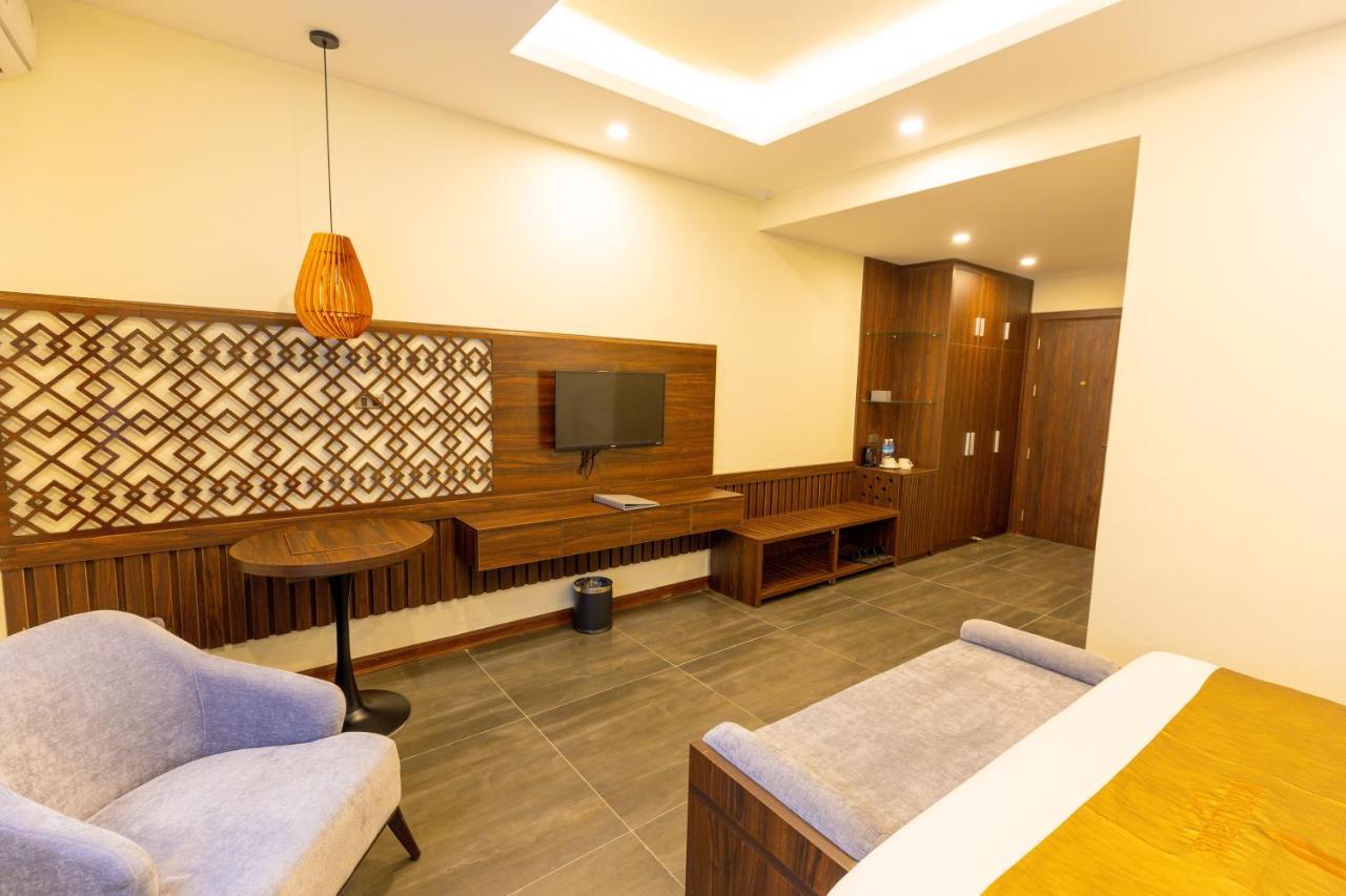 Viktor Legends Hotel Mong Cai Exterior photo