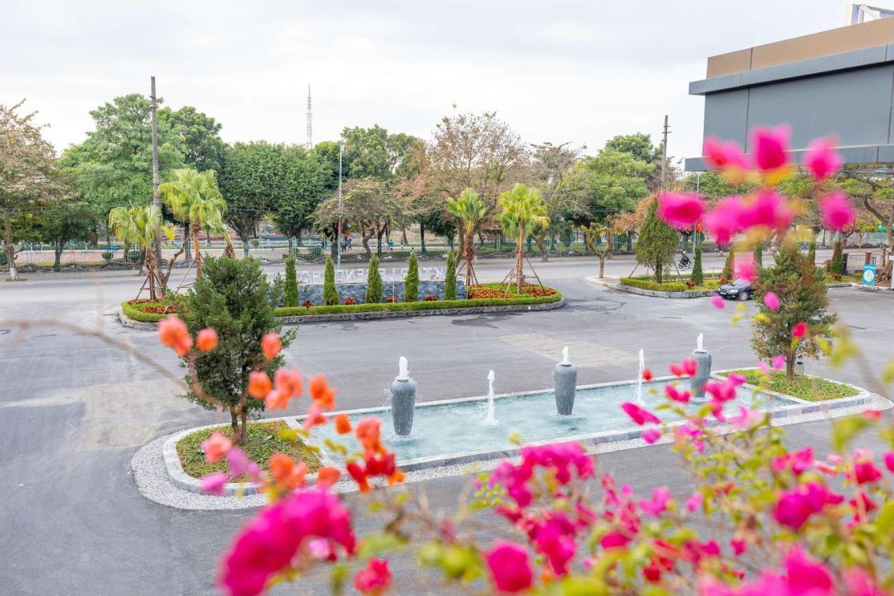 Viktor Legends Hotel Mong Cai Exterior photo
